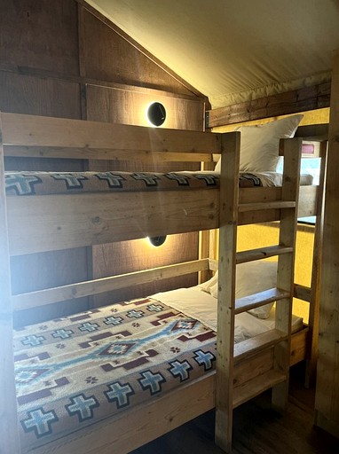 Safari Tents (United States of America, Gatlinburg, Tennessee)
