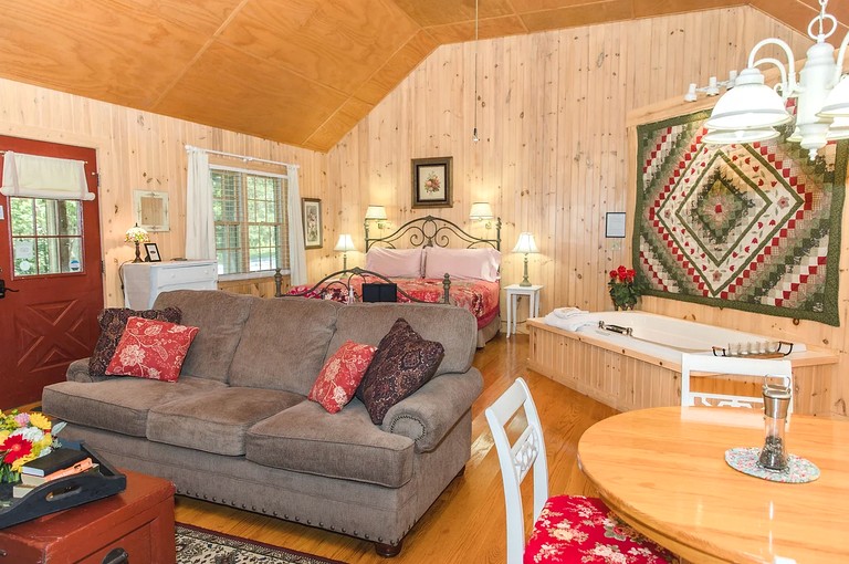 Cabins (United States of America, Lexington, Virginia)