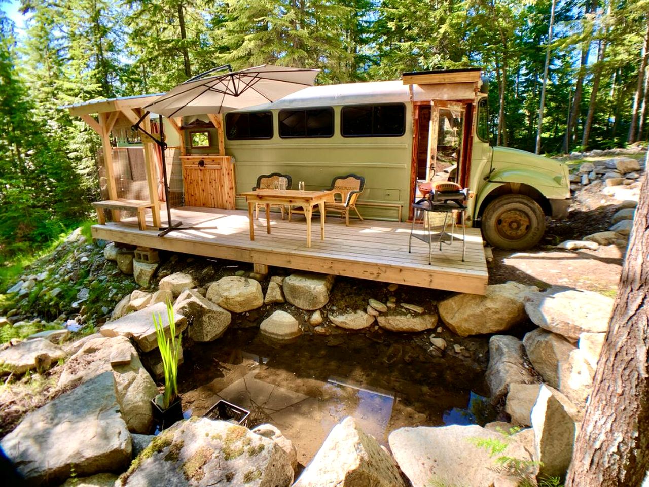 Creekfront Sanctuary with Chic Interior and Luxurious Exterior in British Columbia