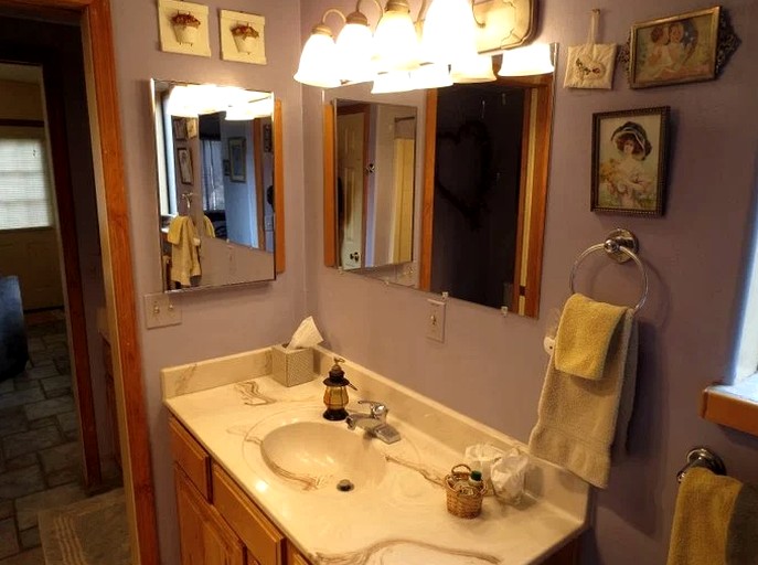 Vacation Rental with Relaxing Jacuzzi near Little Granite Mountain, Arizona | Cottages (Prescott, Arizona, United States of America)