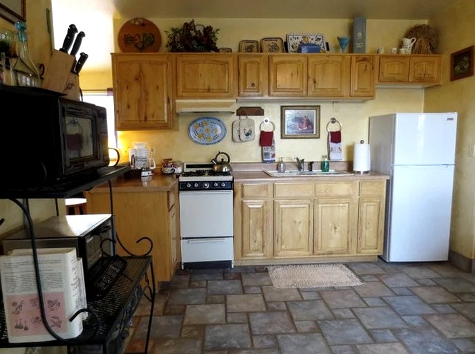 Vacation Rental with Relaxing Jacuzzi near Little Granite Mountain, Arizona | Cottages (Prescott, Arizona, United States of America)
