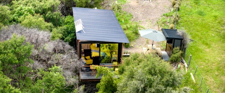 Huts (New Zealand, Barrys Bay, South Island)