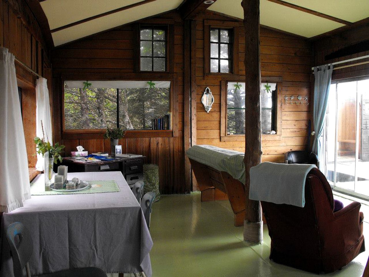 Cabins (Masset, British Columbia, Canada)