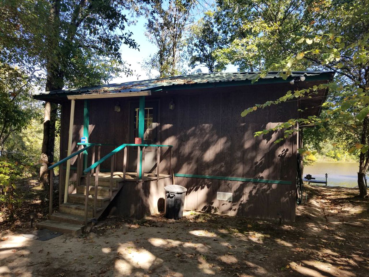 Cabins (Linden, Texas, United States)