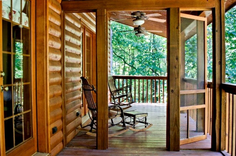 Cabins (Mineral Bluff, Georgia, United States)
