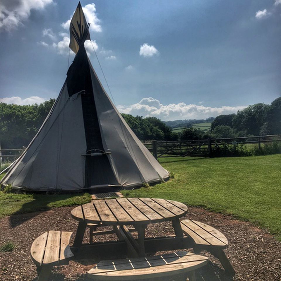 Tipis (Goathurst, England, United Kingdom)