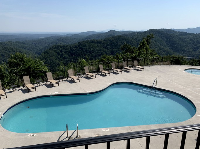 -- (United States of America, Sevierville, Tennessee)