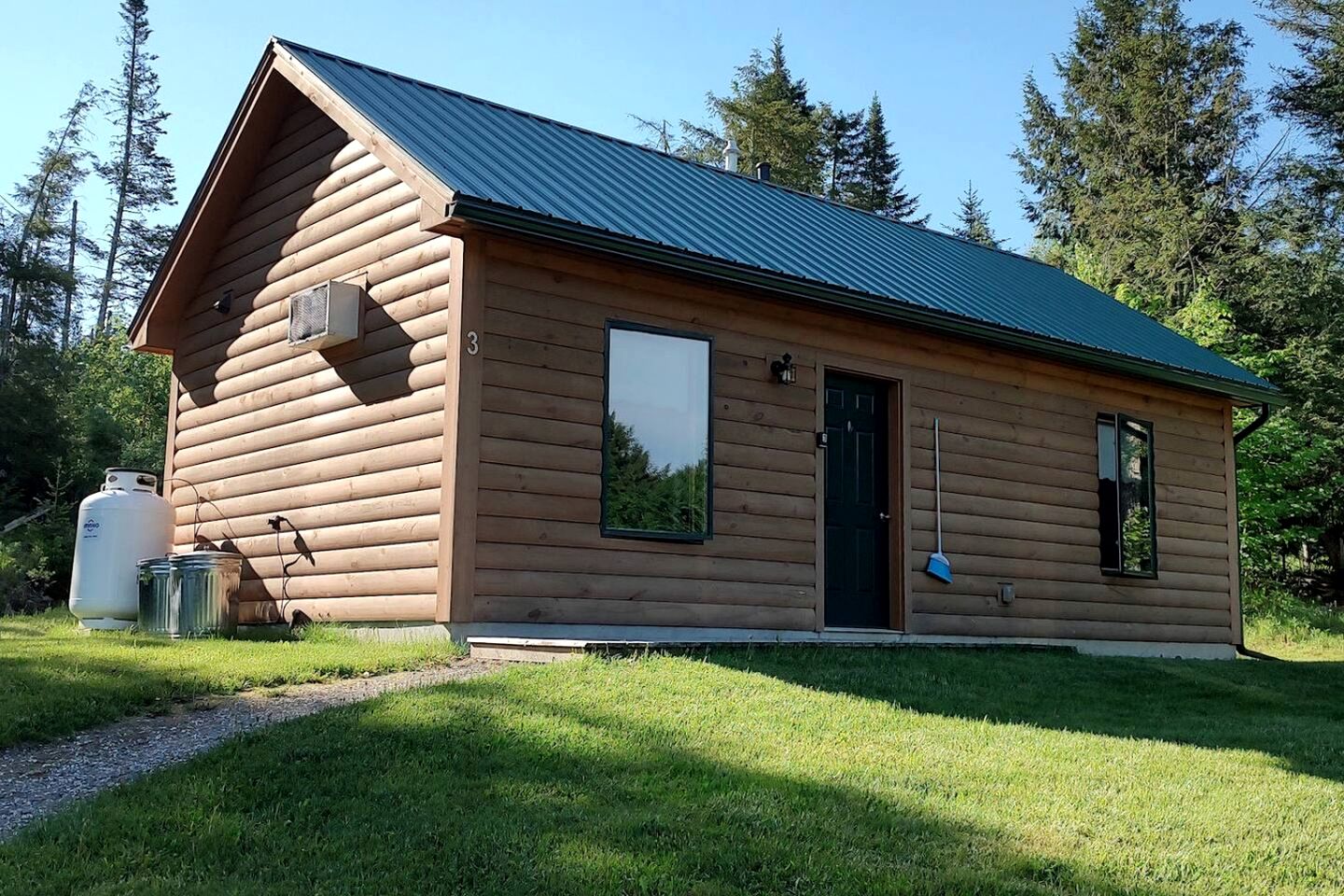 Cabins (United States of America, Hyde Park, Vermont)