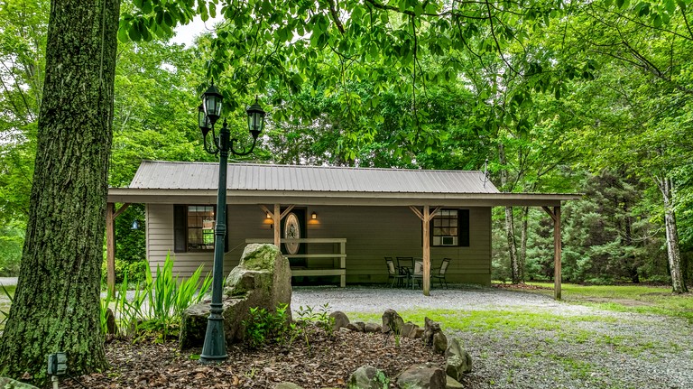 Serene Countryside Cabin Surrounded by Nature in Mentone, Alabama
