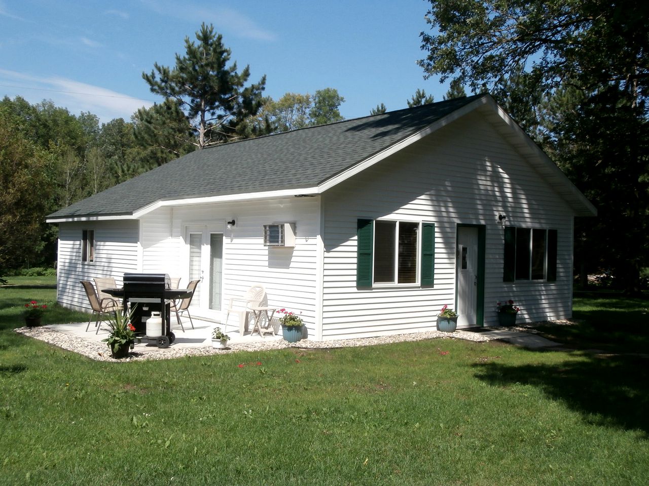 Cabins (Frazee, Minnesota, United States)