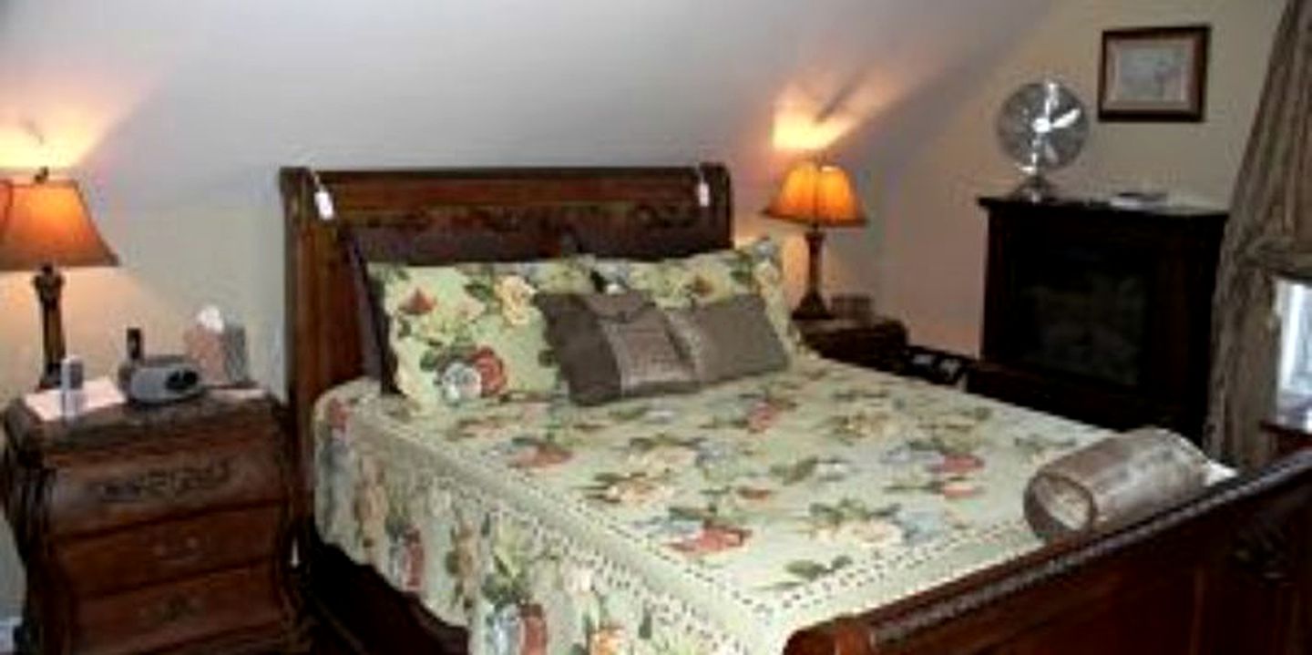 Nature Lodges (Ancaster, Ontario, Canada)