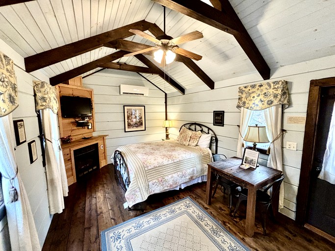 Tiny Houses (United States of America, Sevierville, Tennessee)