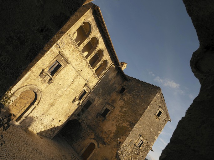 Nature Lodges (Santo Stefano di Sessanio, Abruzzo, Italy)