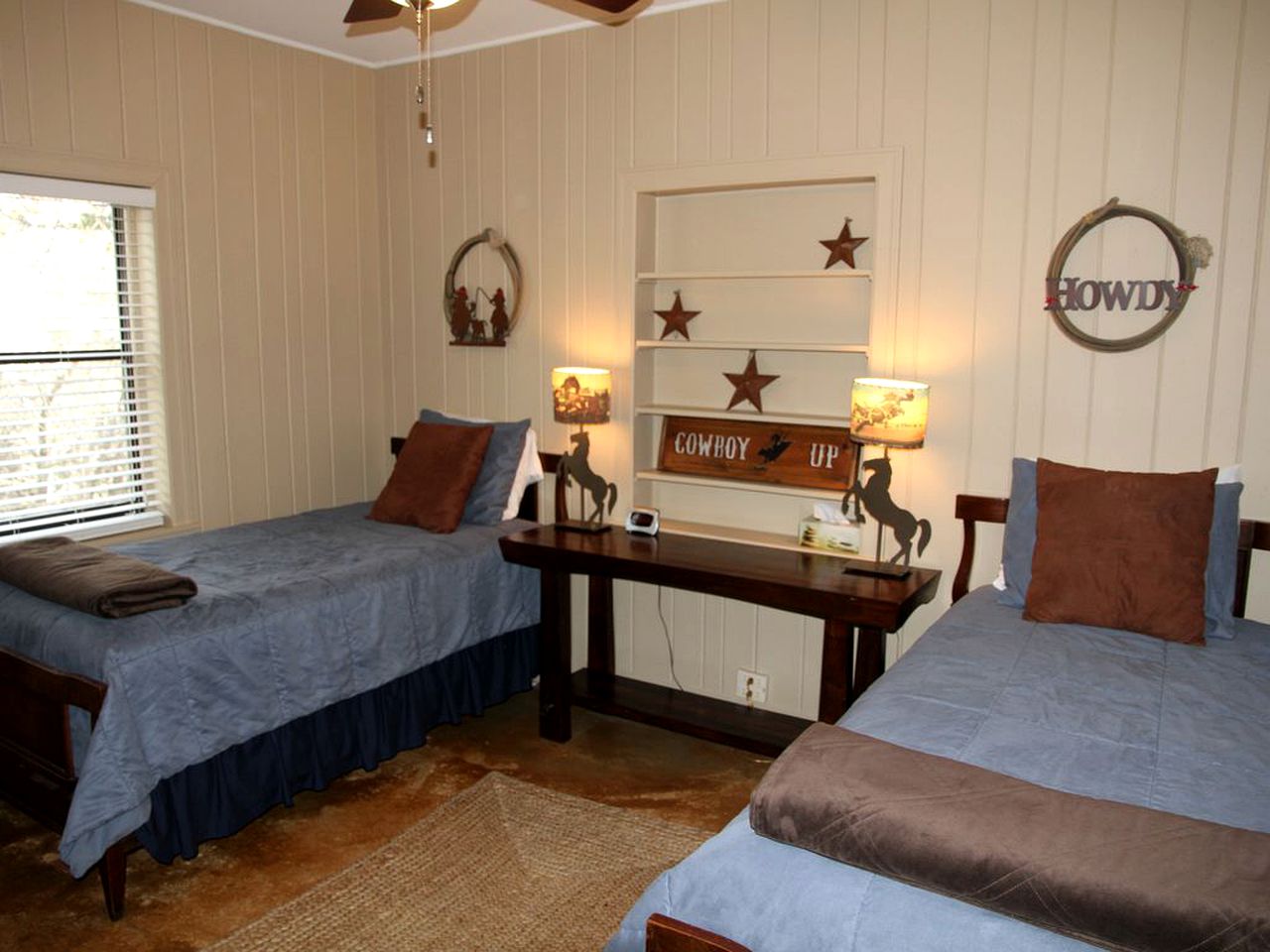 Excellent Riverfront Family Cabin Rental with Hot Tub in Wimberley, Texas
