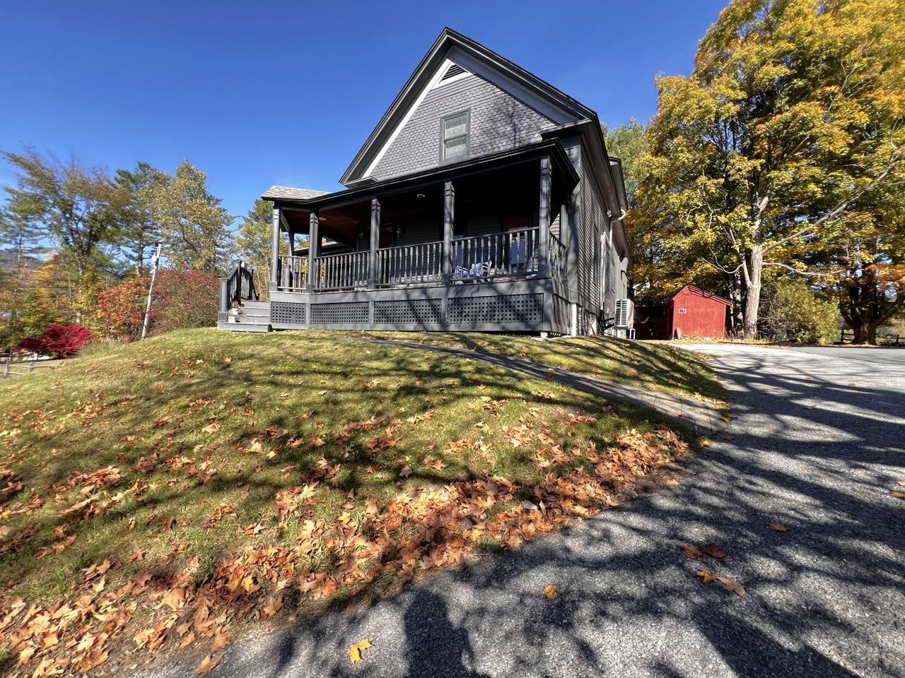 Spacious Wooden Cabin with Pool Table and Air Hockey Table in Vermont