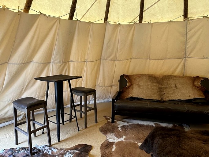 Tipis (United States of America, Cameron, Montana)