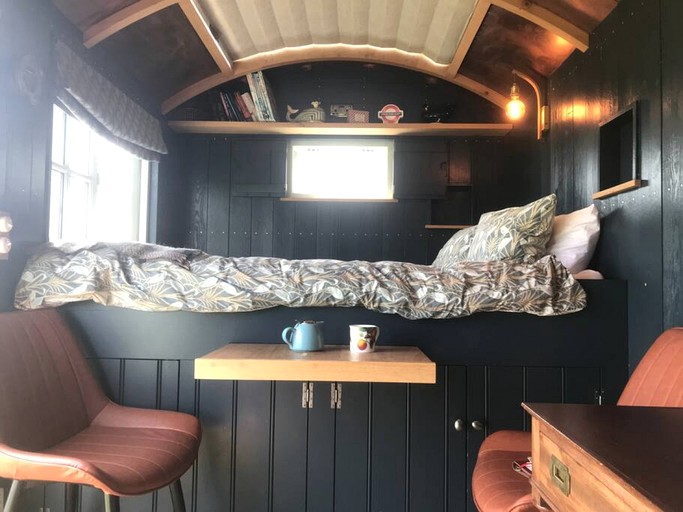 Huts (United Kingdom, Dorset, England)