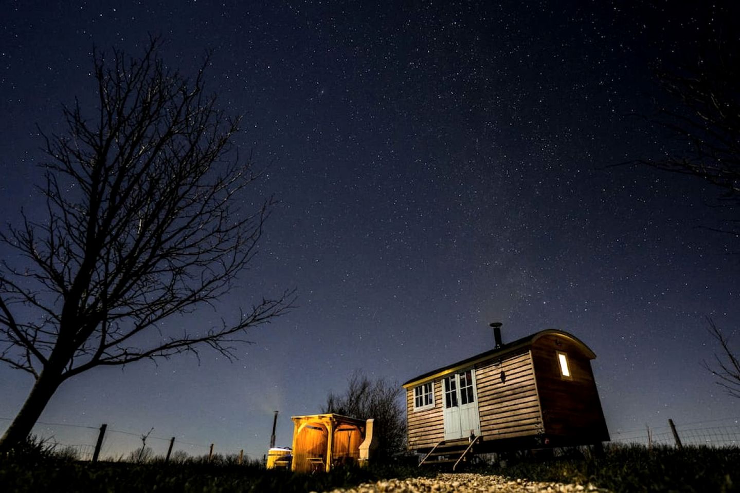 Secluded Shepherd's Hut Perfect for Stargazing in Dorset, England