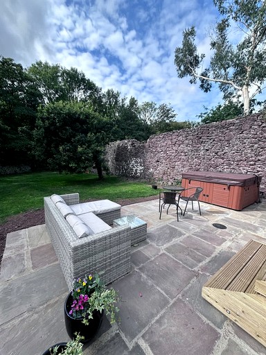 Huts (United Kingdom, Milford Haven, Wales)