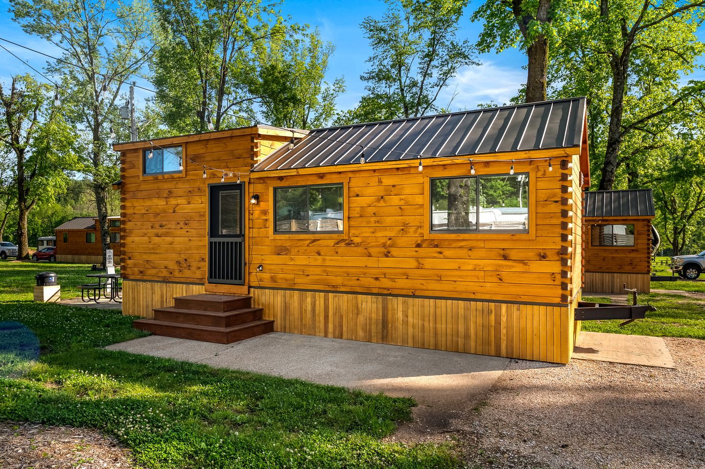 Stunning Rustic Wooden Cabin in Branson, Missouri