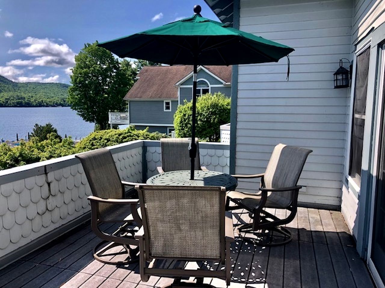 Cute Holiday Rental with Jacuzzi and Direct Lake Views in NY