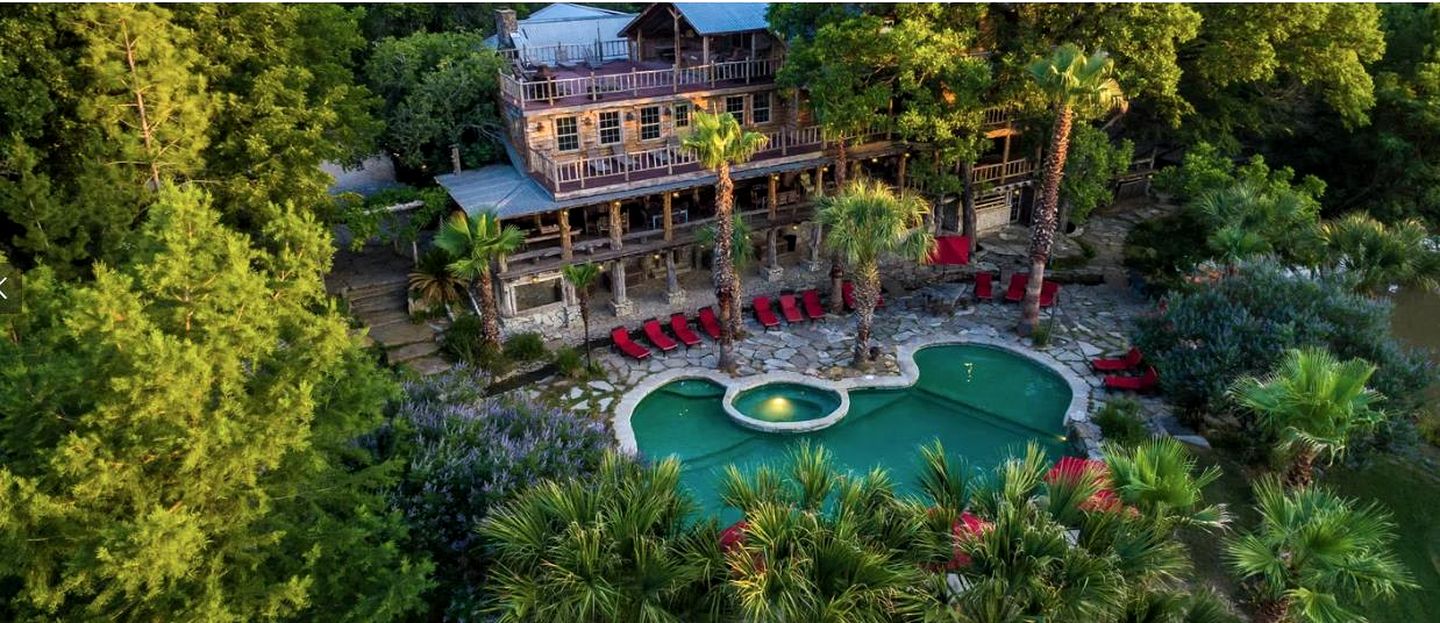 Incredible Villa with Swimming Pool Nestled Amidst Trees in Chilton, Texas