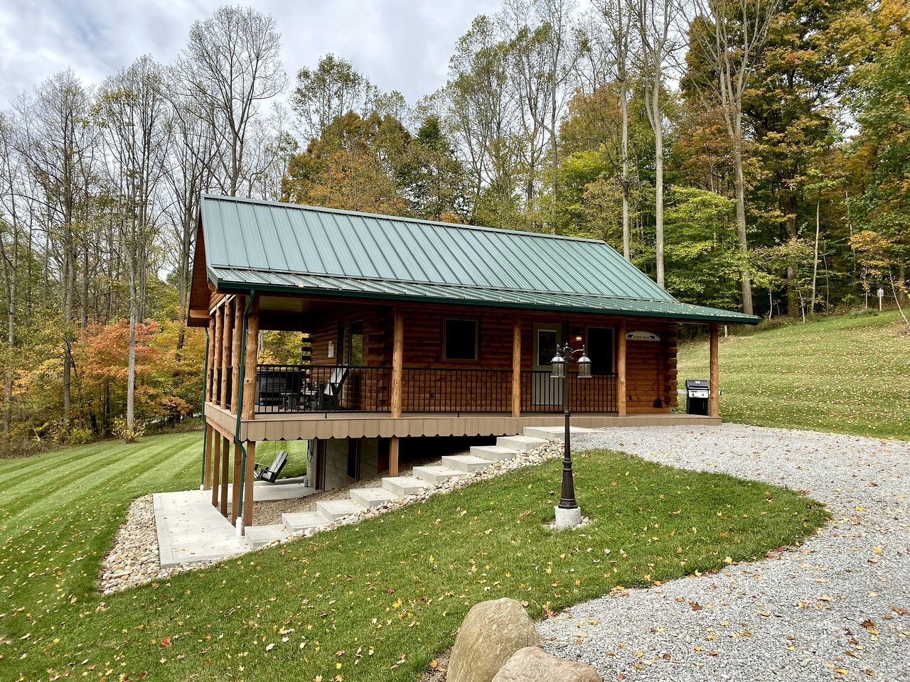 Wonderful Cabin with Hot-Tub Ideal to Recharge in Ohio