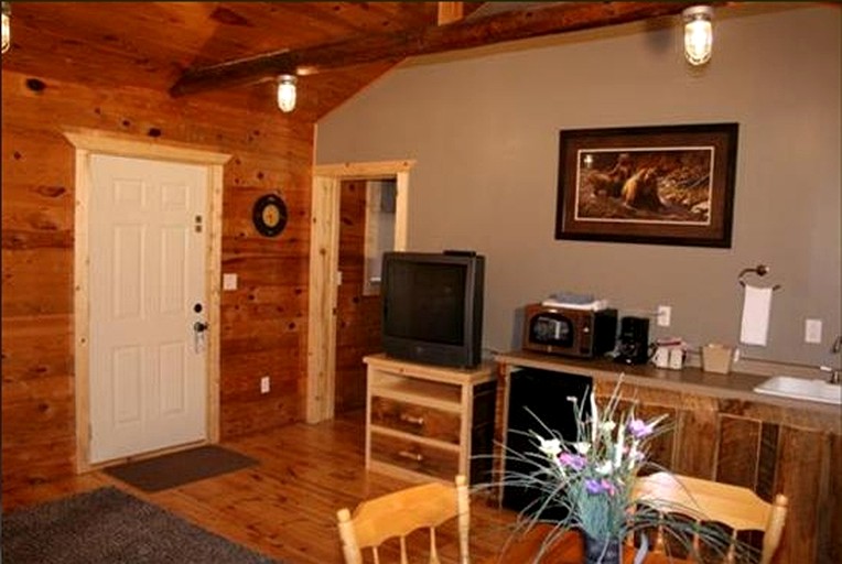 Nature Lodges (Osage, Minnesota, United States)