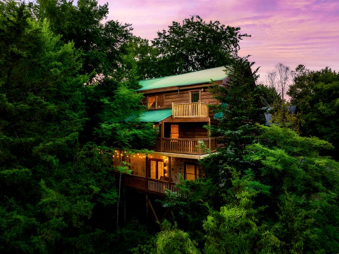 Spectacular Cabin Surrounded by Trees in Pigeon Forge, Tennessee
