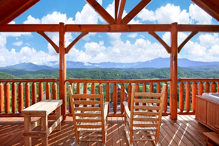 -- (United States, Sevierville, Tennessee)