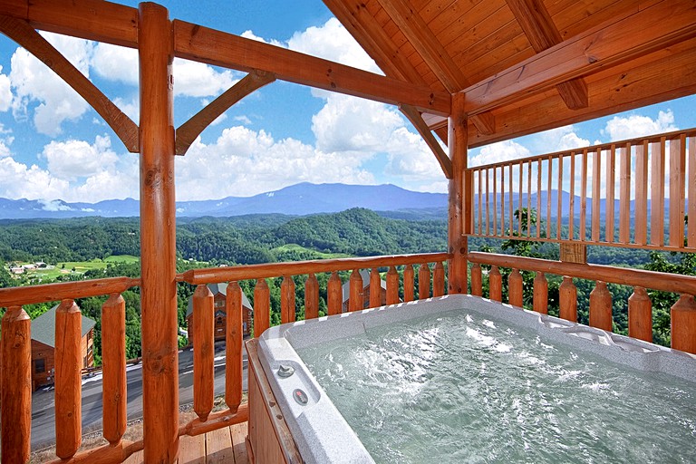 -- (United States, Sevierville, Tennessee)