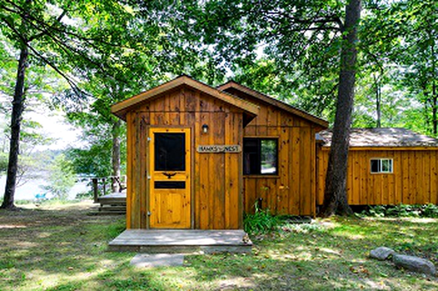 Cabins (Thessalon, Ontario, Canada)