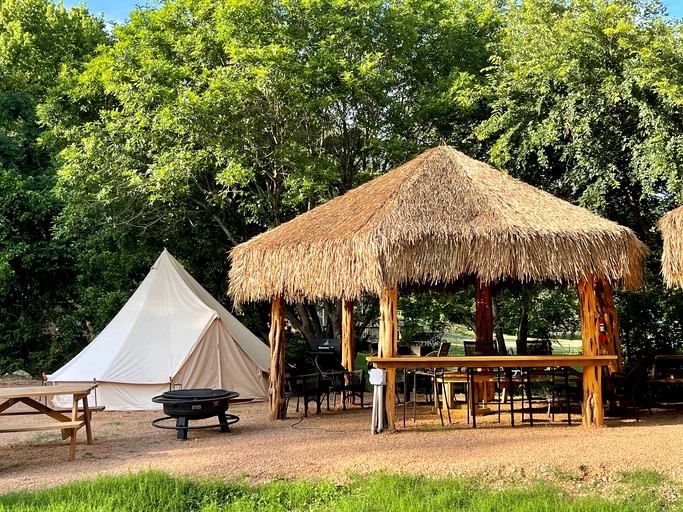 Vacation Rentals (United States of America, Kingsbury, Texas)