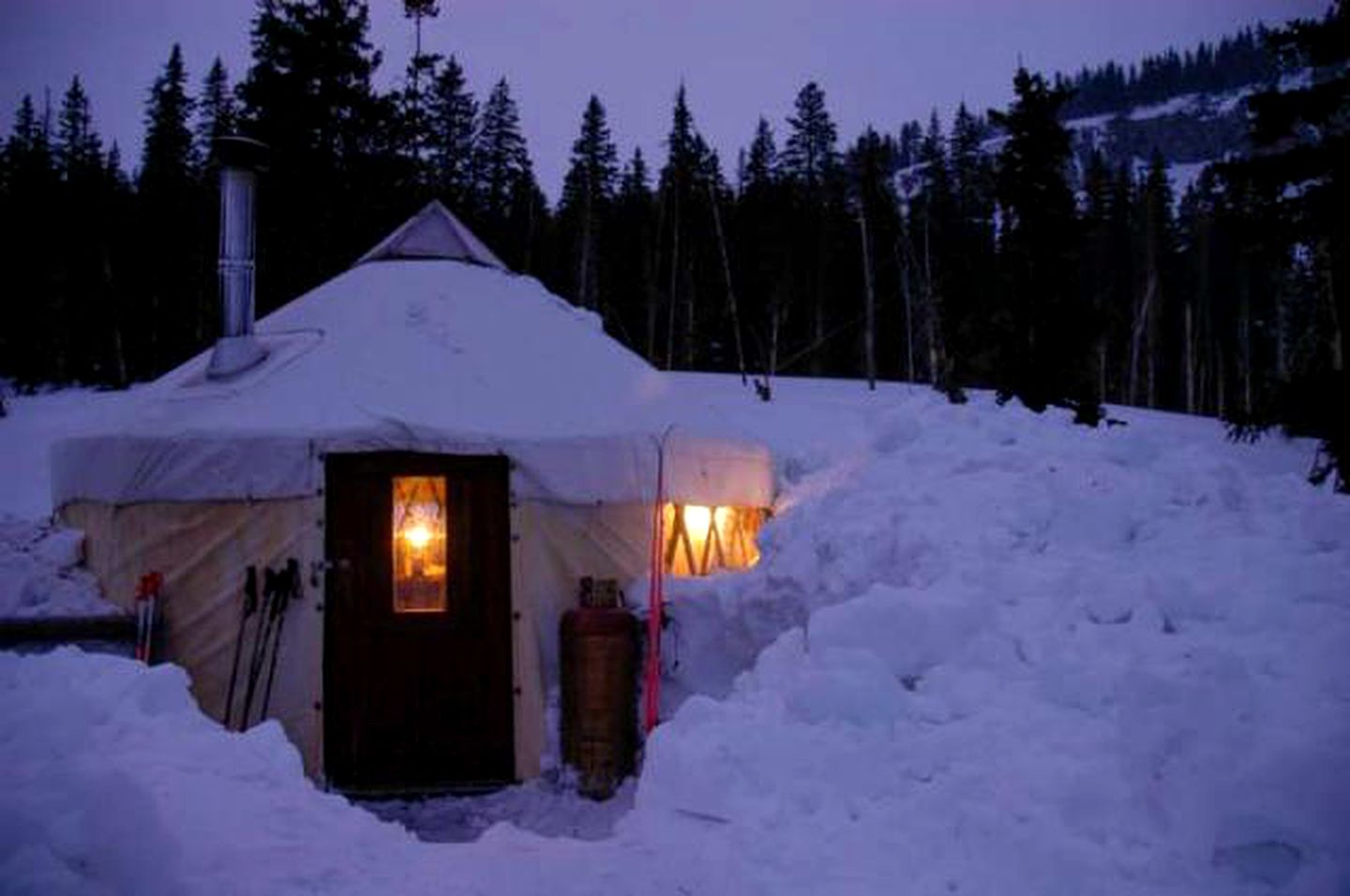 Yurts (Taos, New Mexico, United States)