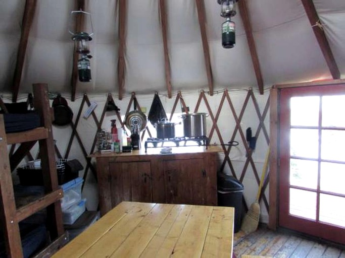 Yurts (Taos, New Mexico, United States)
