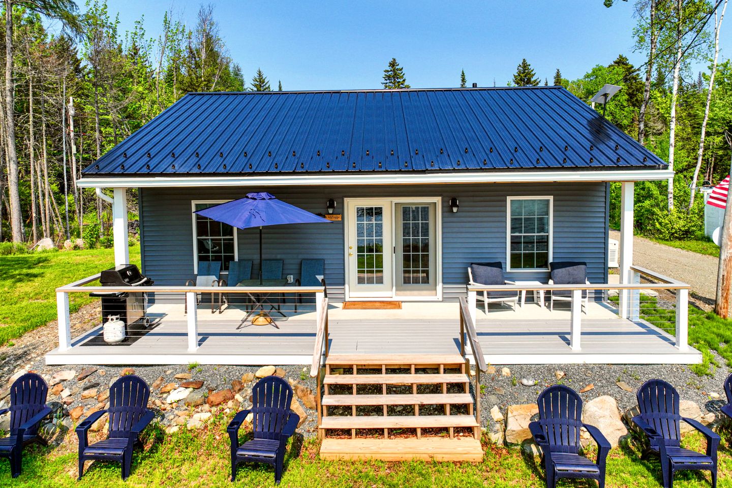 Idyllic Lakefront Cottage Haven Near Tussle Lagoon, Maine
