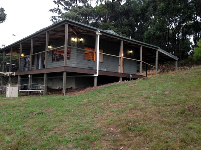 Vacation Rentals (Wattle Hill, Victoria, Australia)