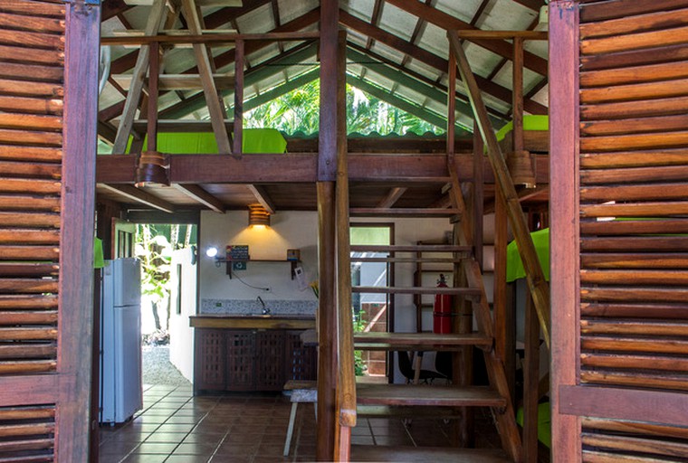 Cabins (Santa Teresa, Puntarenas, Costa Rica)