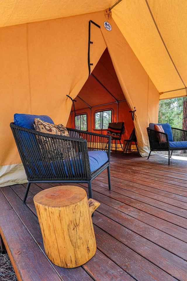 Spacious and Pet-Friendly Safari Tent near the South Rim, Perfect for a Grand Canyon Glamping Getaway
