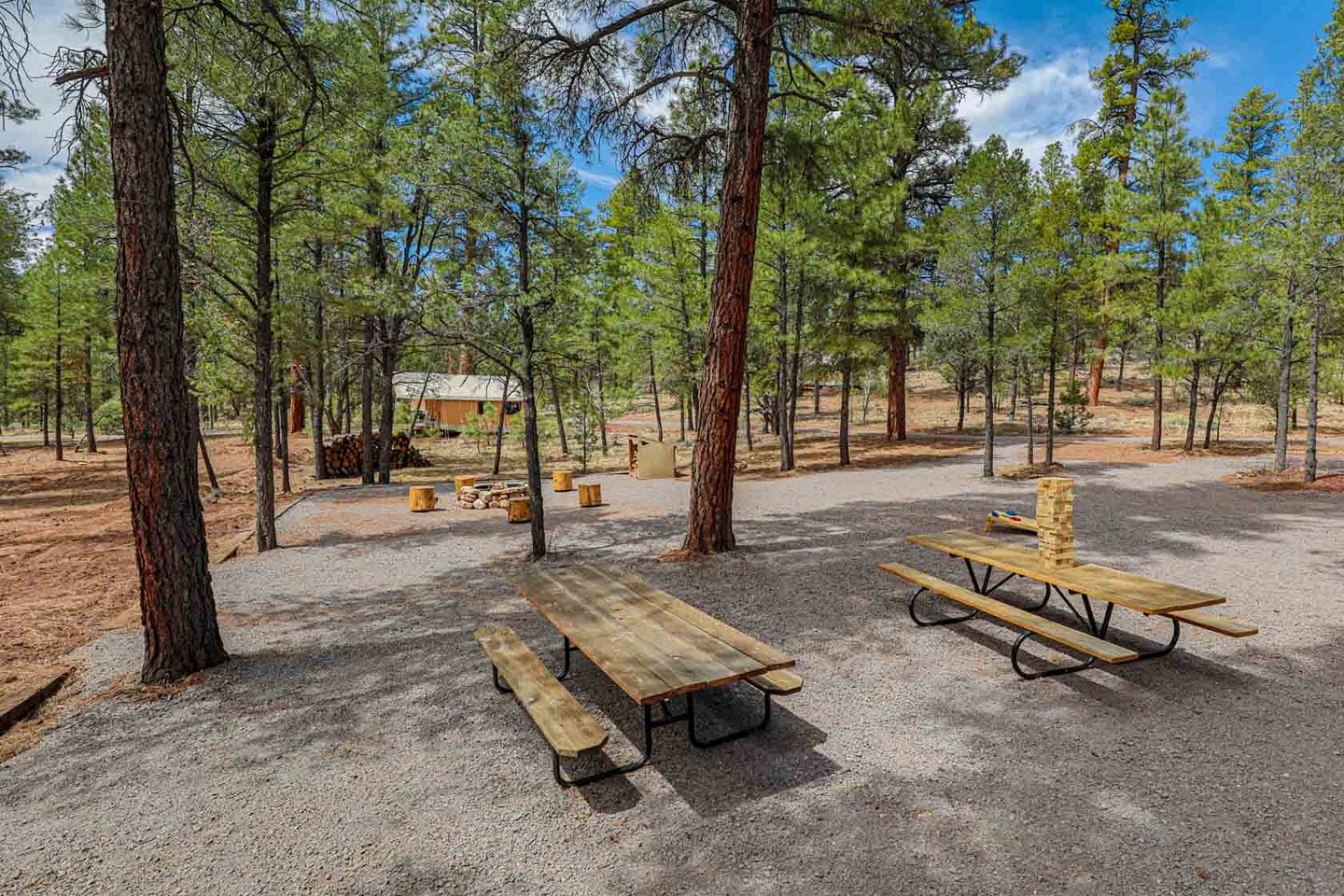 Spacious and Pet-Friendly Safari Tent near the South Rim, Perfect for a Grand Canyon Glamping Getaway