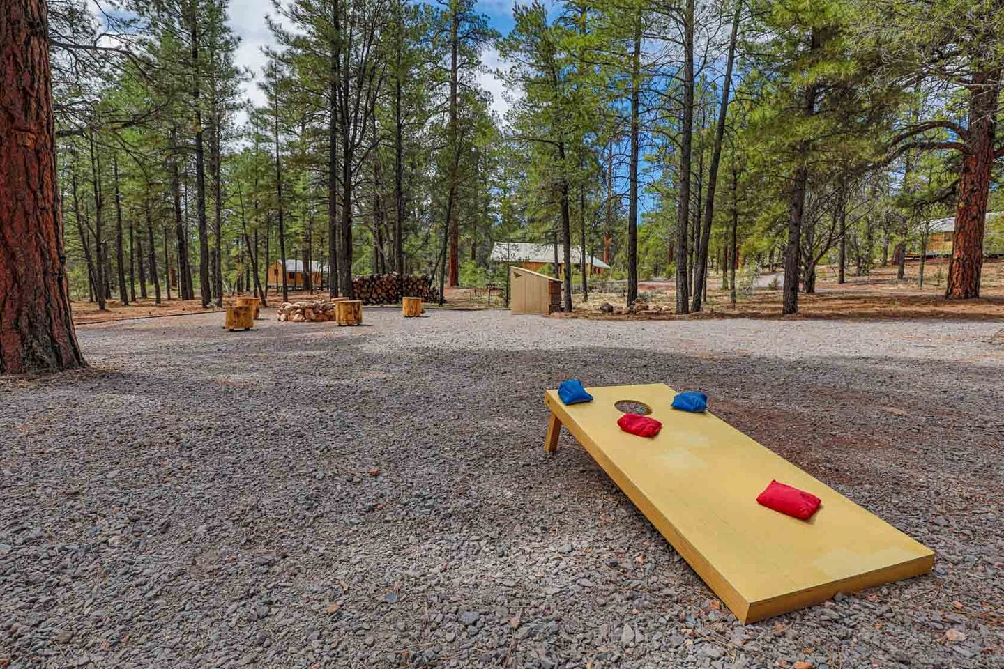 Spacious and Pet-Friendly Safari Tent near the South Rim, Perfect for a Grand Canyon Glamping Getaway