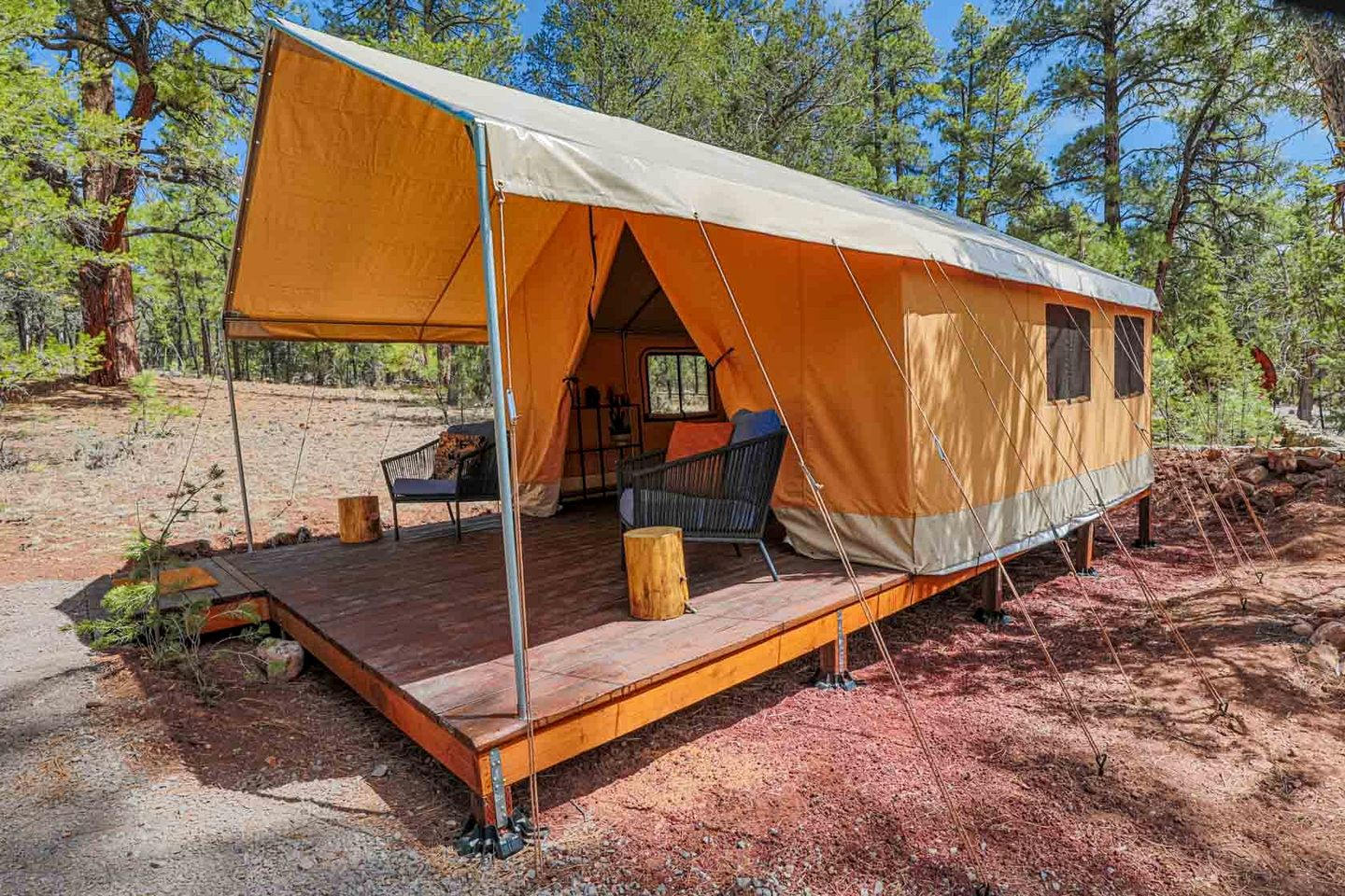 Spacious and Pet-Friendly Safari Tent near the South Rim, Perfect for a Grand Canyon Glamping Getaway