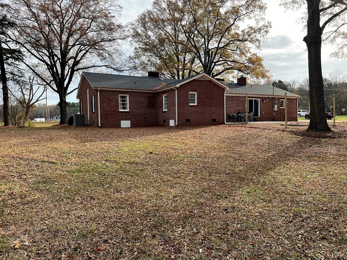 Family-Friendly Cottage with Pool Table and Fire Pit in Indian Trail, North Carolina
