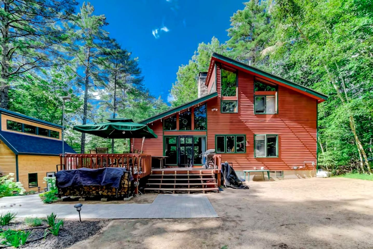 Spectacular Cabin with Retro Games and Awesome Sights in Madison, New Hampshire
