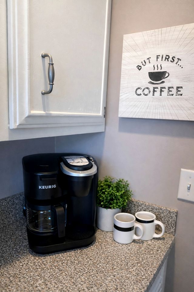 Splendid Cabin with Fire it and Backyard in NC