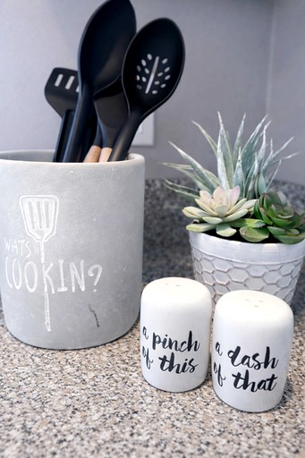 Cabins (United States of America, Charlotte, North Carolina)