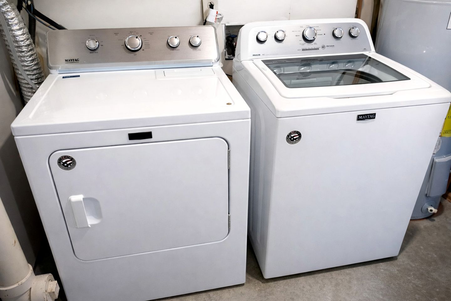 Splendid Cabin with Fire it and Backyard in NC