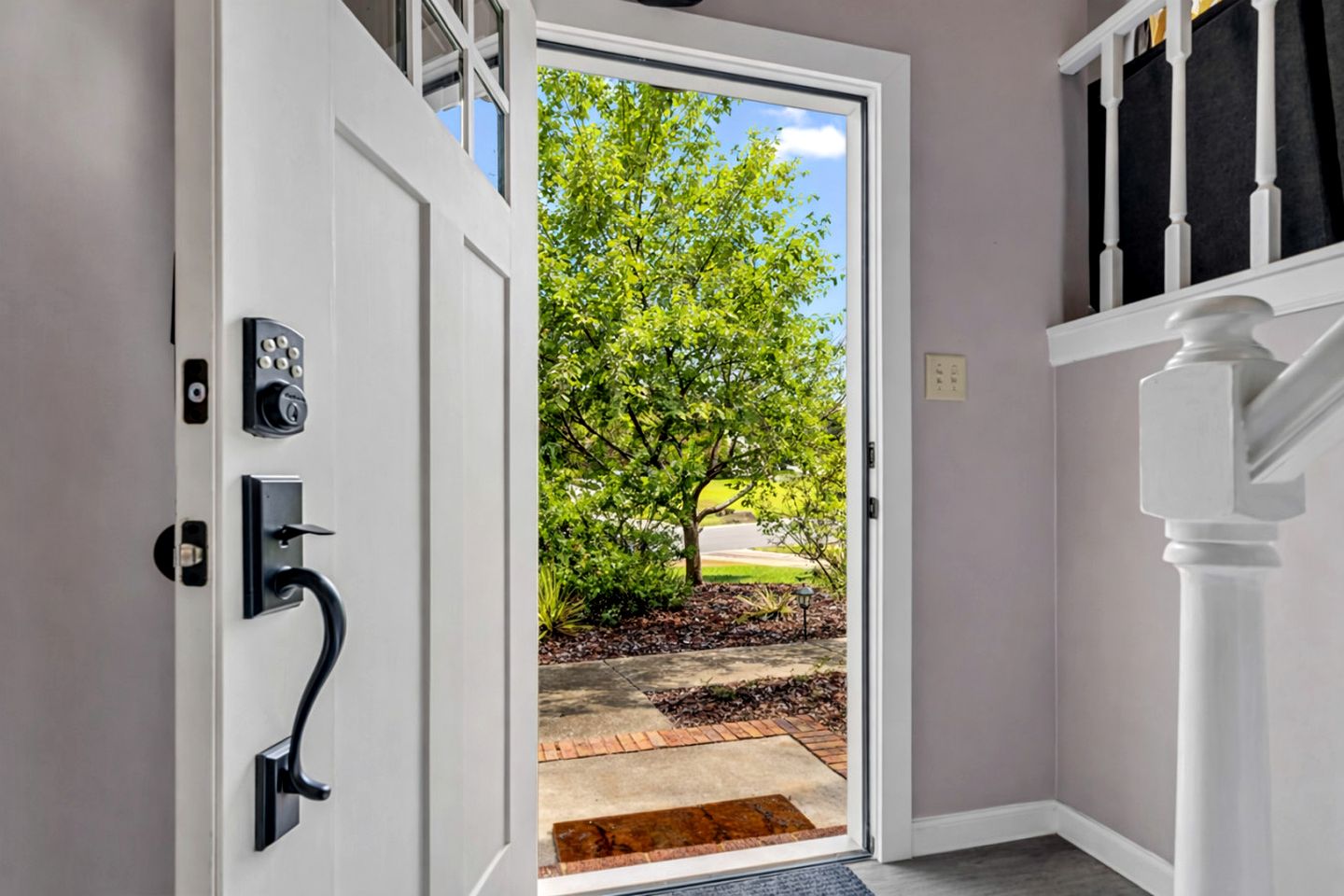 Splendid Cabin with Fire it and Backyard in NC