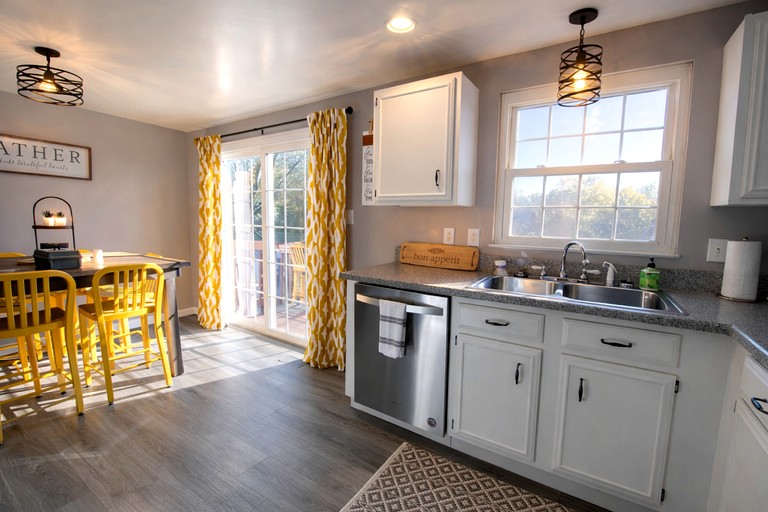 Cabins (United States of America, Charlotte, North Carolina)