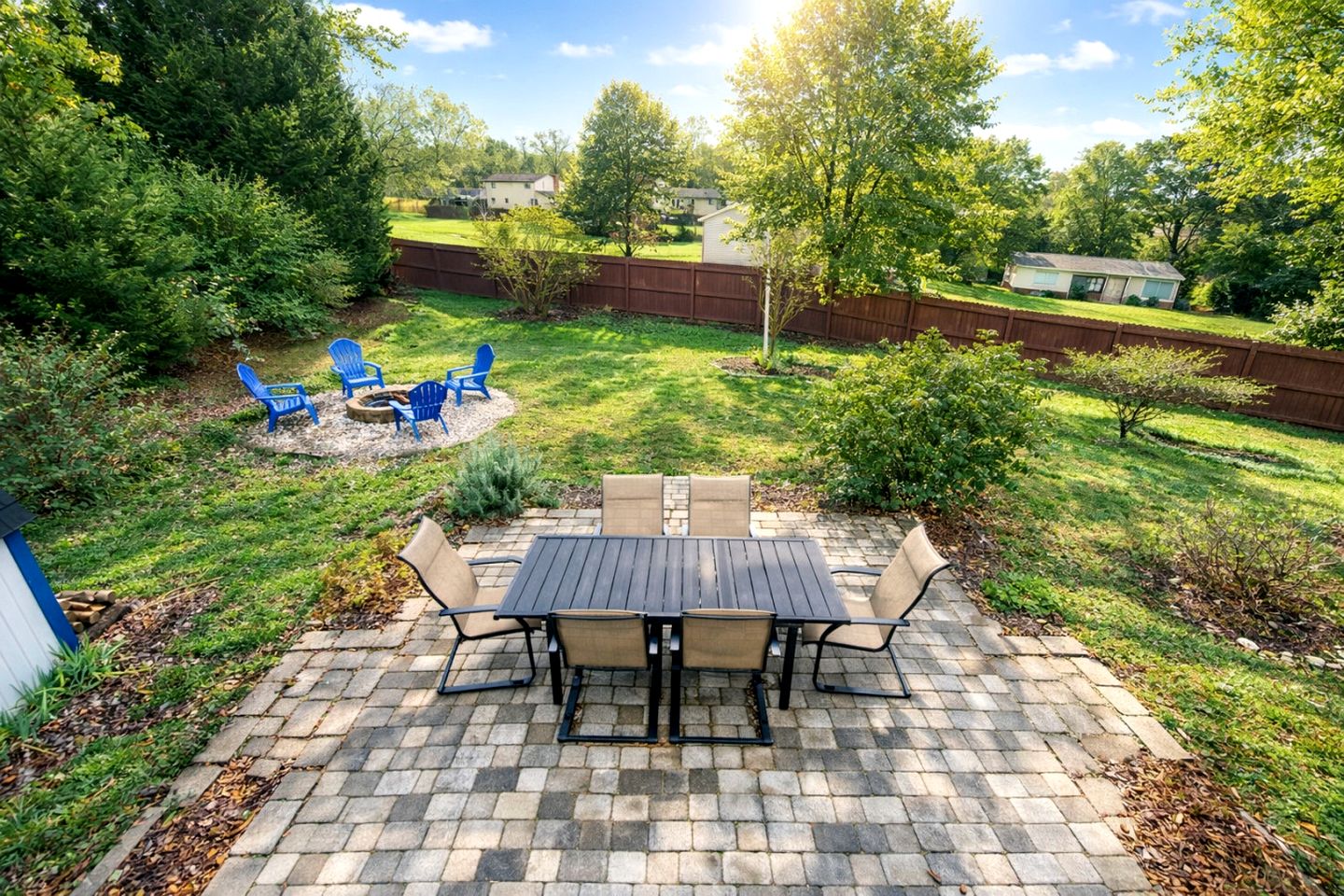 Splendid Cabin with Fire it and Backyard in NC